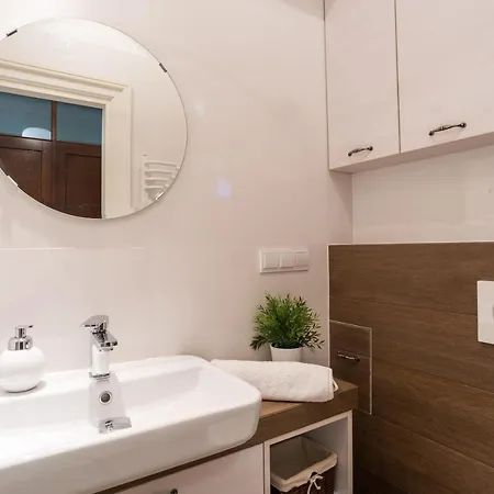 Rentplanet - Apartament Arianska 13 *